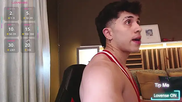 Snapshot of PaulEvens chatting on October 3, 2025, 1:23 pm PaulEvens online show from October 3, 2025, 1:23 pm