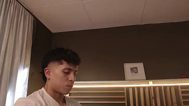 Snapshot of PaulEvens chatting on October 20, 2025, 1:11 pm PaulEvens online show from October 20, 2025, 1:11 pm