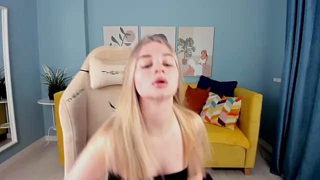 Snapshot of SweetyLicky chatting on October 17, 2025, 4:53 pm SweetyLicky online show from October 17, 2025, 4:53 pm