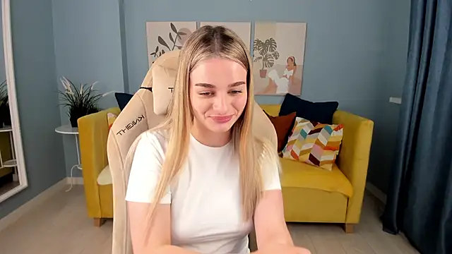 Snapshot of SweetyLicky chatting on October 16, 2025, 4:15 pm SweetyLicky online show from October 16, 2025, 4:15 pm