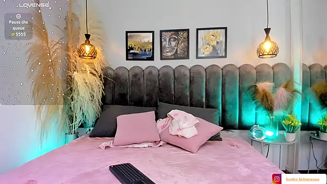 Snapshot of Viollet_xoxo chatting on September 26, 2025, 8:27 pm Viollet xoxo online show from September 26, 2025, 8:27 pm