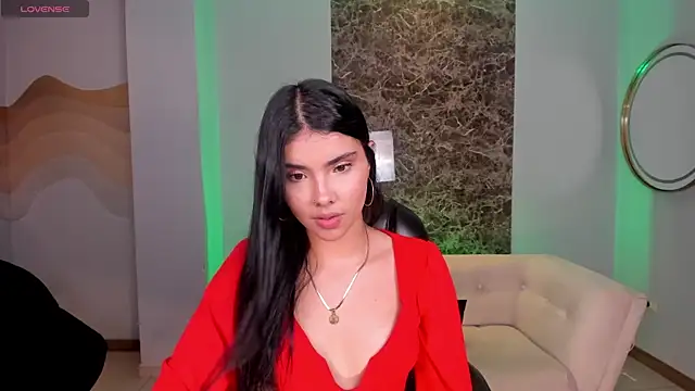 Snapshot of MiaLaurence chatting on September 24, 2025, 8:04 pm MiaLaurence online show from September 24, 2025, 8:04 pm