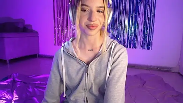 Snapshot of Alina_Lee_t chatting on October 26, 2025, 10:54 pm Alina Lee t online show from October 26, 2025, 10:54 pm