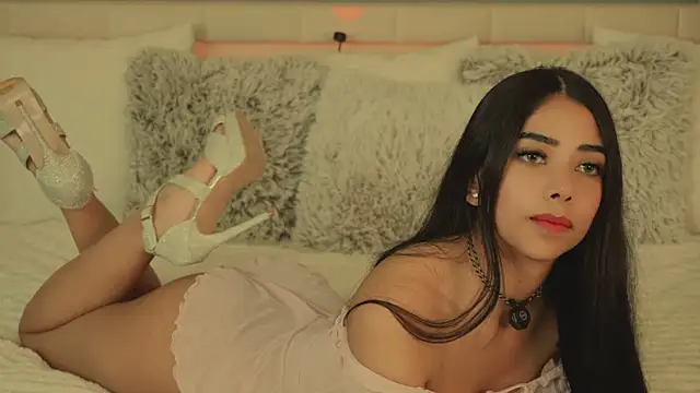 MikaelaJayy online show from April 19, 2026, 2:45 am