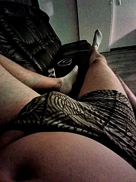 Snapshot of fuuck3dAss chatting on October 24, 2025, 8:52 pm fuuck3dAss online show from October 24, 2025, 8:52 pm