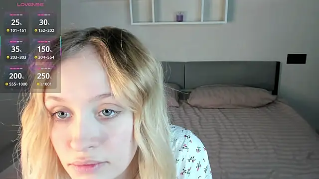 Julliakoill online show from October 25, 2025, 8:02 am