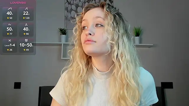 Julliakoill online show from November 6, 2025, 9:02 am