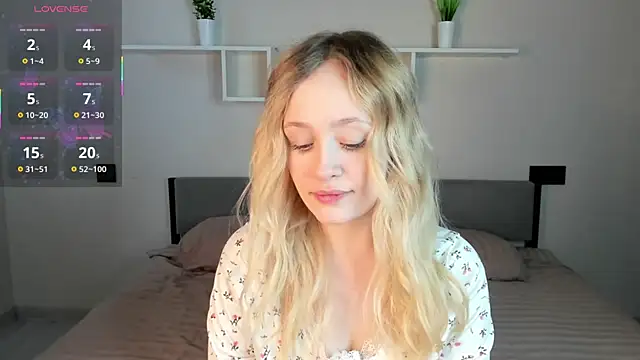 Julliakoill online show from October 27, 2025, 6:47 am