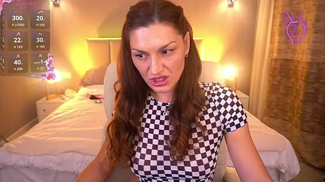 EllaGolden online show from September 9, 2025, 8:07 pm
