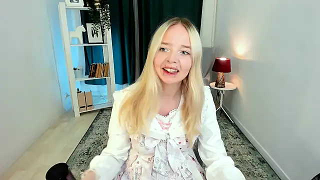 BellaMontgomery online show from July 15, 2026, 10:28 pm