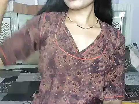 ROSE GOLDE online show from May 11, 2026, 6:04 am