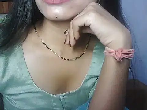 ROSE GOLDE online show from May 17, 2026, 3:12 pm