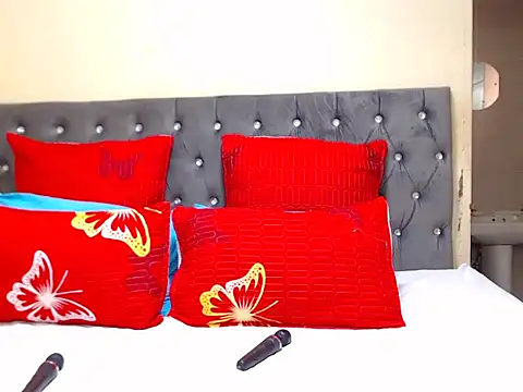 Snapshot of CouplesX96xx chatting on September 9, 2025, 9:41 am CouplesX96xx online show from September 9, 2025, 9:41 am