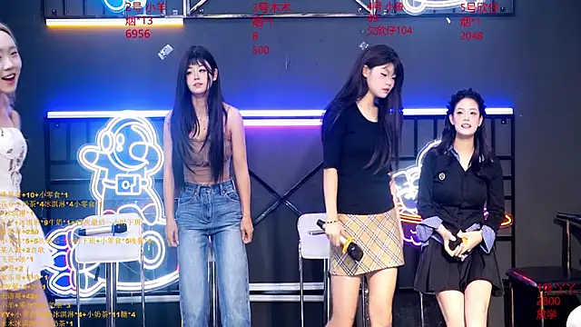 EYgirl222 online show from September 23, 2025, 8:21 am