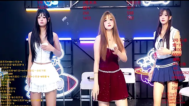 EYgirl222 online show from September 20, 2025, 10:42 am