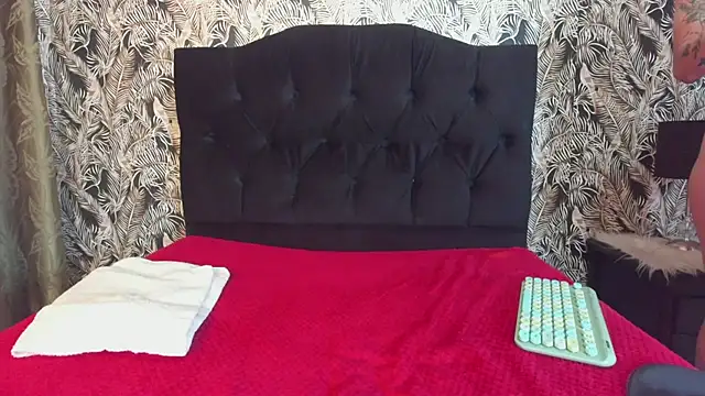 Snapshot of DanielaMonroe chatting on September 20, 2025, 8:25 pm DanielaMonroe online show from September 20, 2025, 8:25 pm