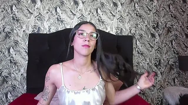 Snapshot of DanielaMonroe chatting on October 14, 2025, 8:42 pm DanielaMonroe online show from October 14, 2025, 8:42 pm