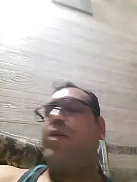 Hot-boy077 online show from April 7, 2026, 5:04 pm