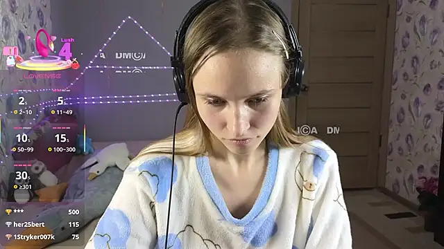 Armurra15 online show from September 17, 2025, 5:48 pm