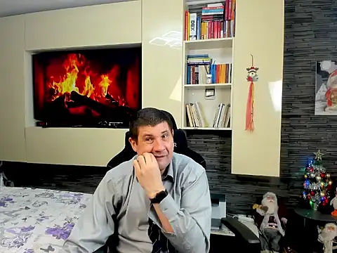 Snapshot of SpartacusDaddy48 chatting on February 14, 2026, 5:35 pm SpartacusDaddy48 online show from February 14, 2026, 5:35 pm