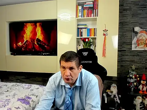 Snapshot of SpartacusDaddy48 chatting on February 13, 2026, 4:40 pm SpartacusDaddy48 online show from February 13, 2026, 4:40 pm