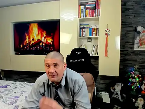 Snapshot of SpartacusDaddy48 chatting on February 18, 2026, 5:27 am SpartacusDaddy48 online show from February 18, 2026, 5:27 am