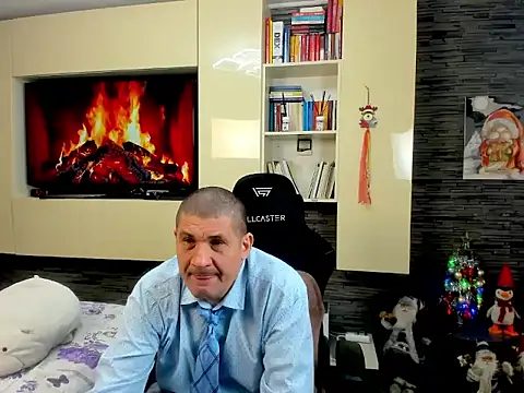 Snapshot of SpartacusDaddy48 chatting on February 23, 2026, 3:30 am SpartacusDaddy48 online show from February 23, 2026, 3:30 am