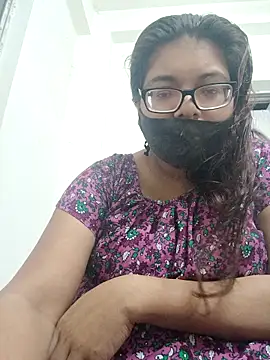 Snapshot of Elie_couple143 chatting on October 29, 2025, 6:40 pm Elie couple143 online show from October 29, 2025, 6:40 pm