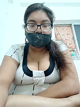 Elie couple143 online show from November 17, 2025, 6:56 pm