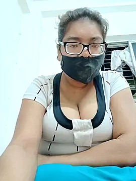 Snapshot of Elie_couple143 chatting on September 28, 2025, 12:56 pm Elie couple143 online show from September 28, 2025, 12:56 pm