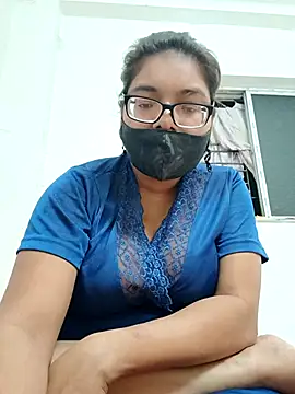 Snapshot of Elie_couple143 chatting on October 16, 2025, 6:49 pm Elie couple143 online show from October 16, 2025, 6:49 pm