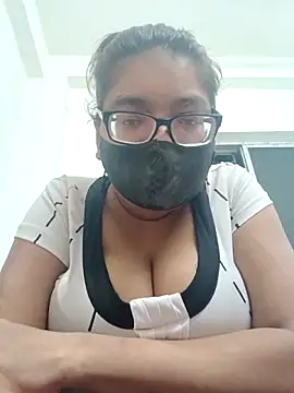 Snapshot of Elie_couple143 chatting on October 1, 2025, 6:01 pm Elie couple143 online show from October 1, 2025, 6:01 pm