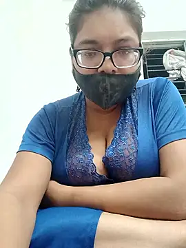 Snapshot of Elie_couple143 chatting on October 5, 2025, 5:58 pm Elie couple143 online show from October 5, 2025, 5:58 pm