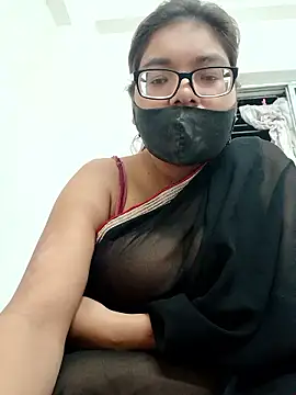 Snapshot of Elie_couple143 chatting on October 3, 2025, 8:21 pm Elie couple143 online show from October 3, 2025, 8:21 pm