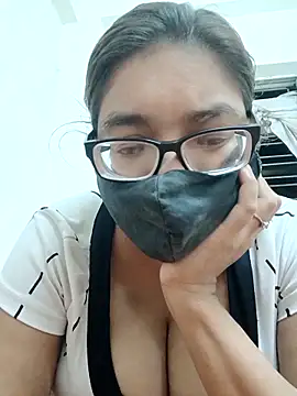 Snapshot of Elie_couple143 chatting on September 25, 2025, 6:36 pm Elie couple143 online show from September 25, 2025, 6:36 pm