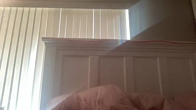 sweetnjuicyyy online show from September 18, 2025, 8:45 pm