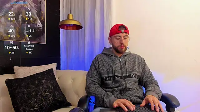 Snapshot of Maximo_Wolff chatting on October 19, 2025, 10:01 pm Maximo Wolff online show from October 19, 2025, 10:01 pm