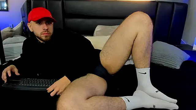 Snapshot of Maximo_Wolff chatting on September 18, 2025, 9:07 pm Maximo Wolff online show from September 18, 2025, 9:07 pm