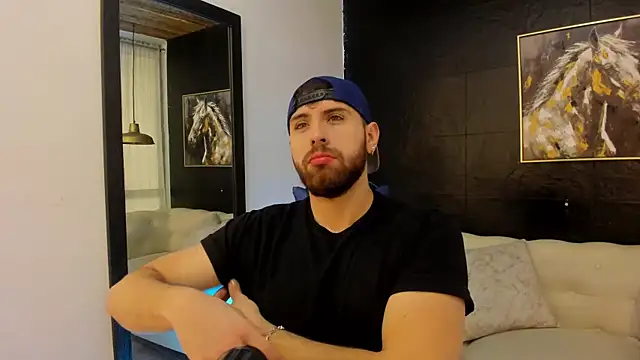 Snapshot of Maximo_Wolff chatting on October 7, 2025, 7:59 pm Maximo Wolff online show from October 7, 2025, 7:59 pm