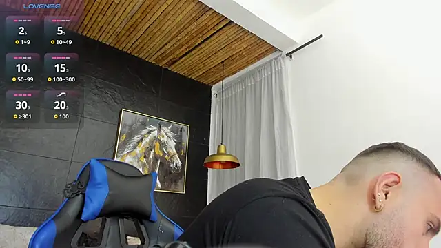 Snapshot of Maximo_Wolff chatting on October 25, 2025, 11:49 pm Maximo Wolff online show from October 25, 2025, 11:49 pm