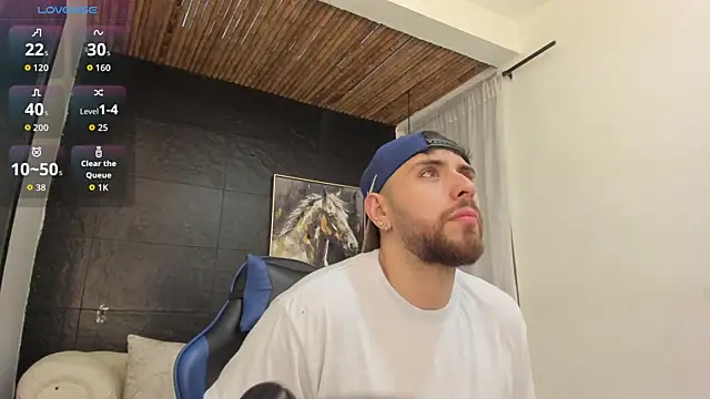 Snapshot of Maximo_Wolff chatting on October 21, 2025, 8:08 pm Maximo Wolff online show from October 21, 2025, 8:08 pm