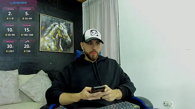 Snapshot of Maximo_Wolff chatting on November 1, 2025, 8:25 pm Maximo Wolff online show from November 1, 2025, 8:25 pm