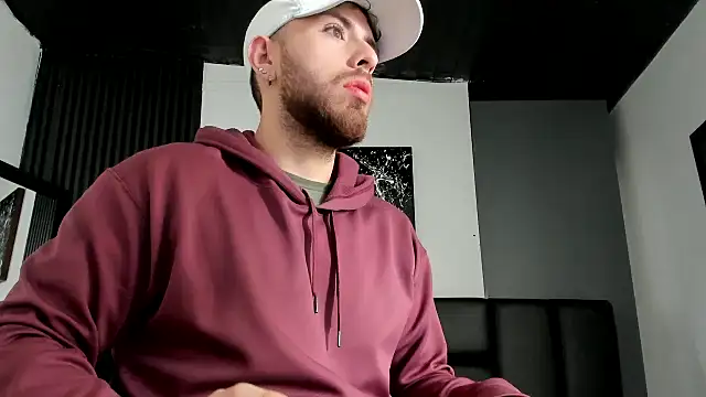 Snapshot of Maximo_Wolff chatting on September 26, 2025, 8:05 pm Maximo Wolff online show from September 26, 2025, 8:05 pm