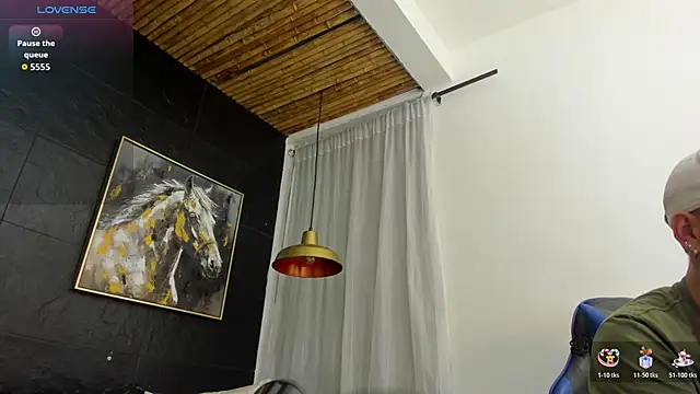 Snapshot of Maximo_Wolff chatting on October 24, 2025, 8:30 pm Maximo Wolff online show from October 24, 2025, 8:30 pm