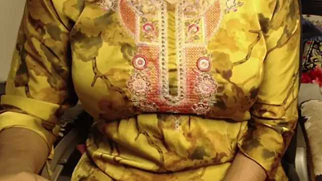 Snapshot of campornlive71 chatting on February 11, 2026, 3:23 pm campornlive71 online show from February 11, 2026, 3:23 pm