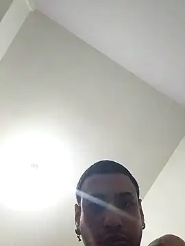 Amorrochyz online show from September 14, 2025, 5:19 am