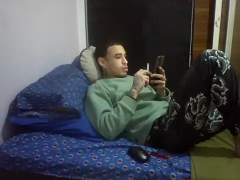 Amorrochyz online show from September 20, 2025, 5:34 am