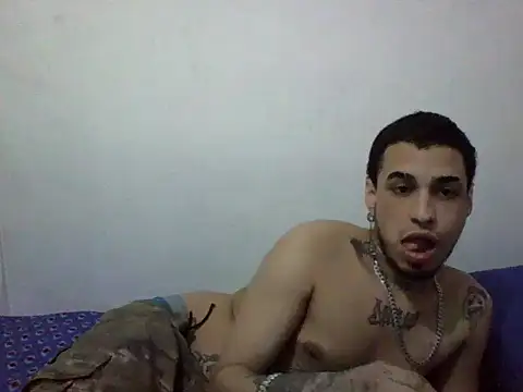 Amorrochyz online show from October 13, 2025, 4:58 am