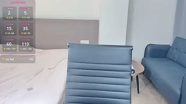 nini a online show from October 24, 2025, 10:58 am