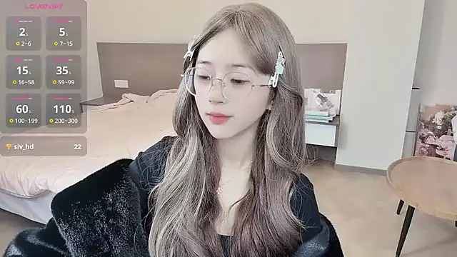 nini a online show from November 8, 2025, 3:10 am